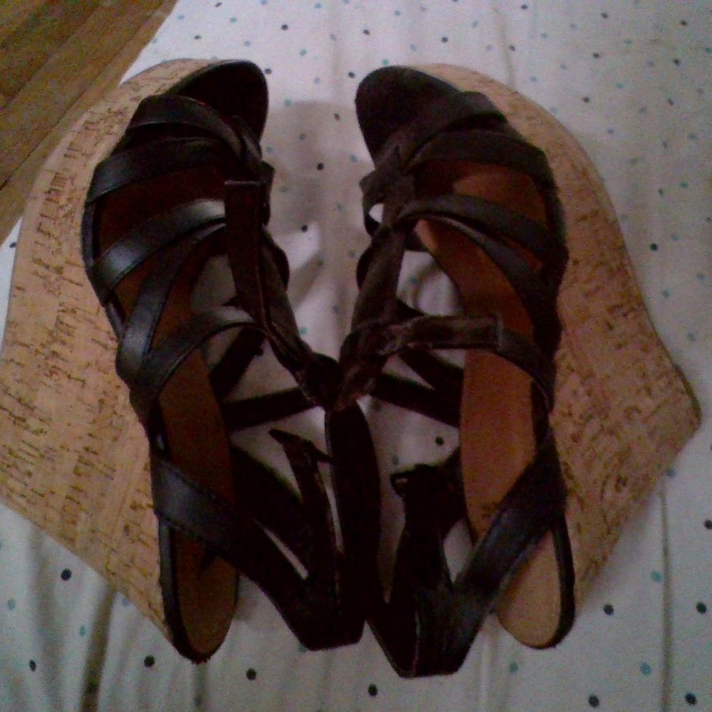High Heels - Picture 2 of 3